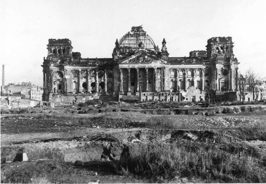 Reichstag_1945.jpg  (154,6 Kb)